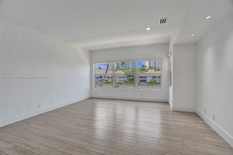 Villa ou maison à vendre à Aventura, Floride: 5 chambres, 264.03 m2 № 1839215 - photo 26