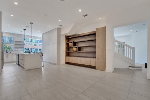 Villa ou maison à vendre à Aventura, Floride: 5 chambres, 264.03 m2 № 1839215 - photo 15