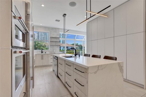 Villa ou maison à vendre à Aventura, Floride: 5 chambres, 264.03 m2 № 1839215 - photo 10