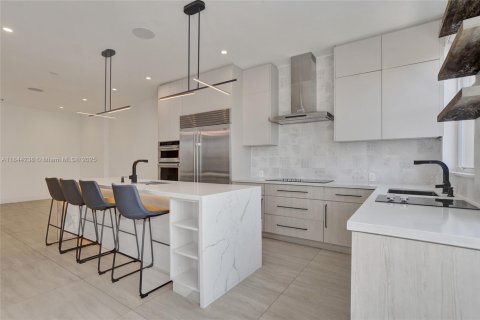 Villa ou maison à vendre à Aventura, Floride: 5 chambres, 264.03 m2 № 1839215 - photo 16