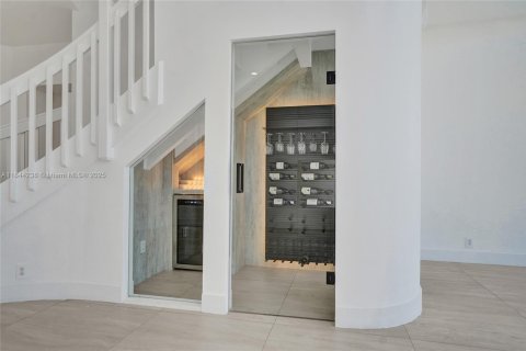 Villa ou maison à vendre à Aventura, Floride: 5 chambres, 264.03 m2 № 1839215 - photo 8