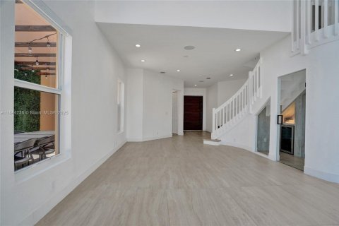 Villa ou maison à vendre à Aventura, Floride: 5 chambres, 264.03 m2 № 1839215 - photo 7
