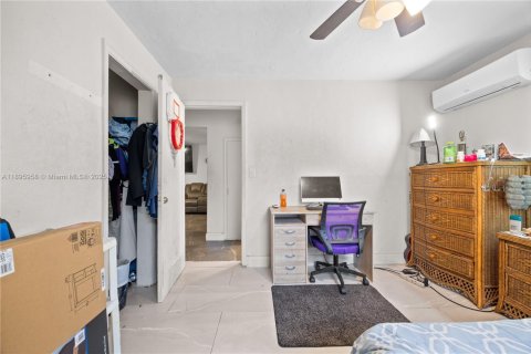 House in North Miami, Florida 2 bedrooms, 137.22 sq.m. № 1948665 - photo 26