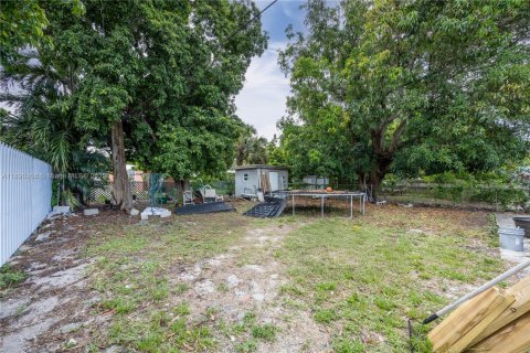 House in North Miami, Florida 2 bedrooms, 137.22 sq.m. № 1948665 - photo 30