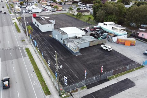 Коммерческая недвижимость в Майами, Флорида № 2022421