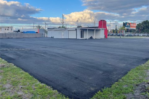 Купить коммерческую недвижимость в Майами, Флорида № 2022421 - фото 4