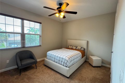 House in Boynton Beach, Florida 5 bedrooms, 296.54 sq.m. № 1774263 - photo 19