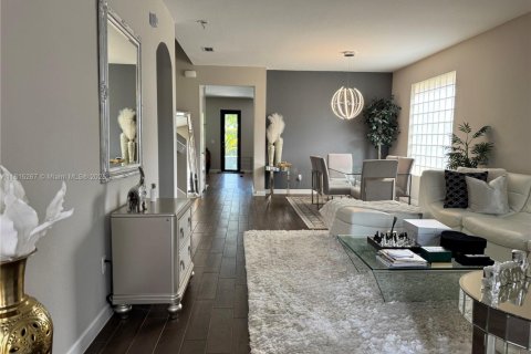 House in Boynton Beach, Florida 5 bedrooms, 296.54 sq.m. № 1774263 - photo 3