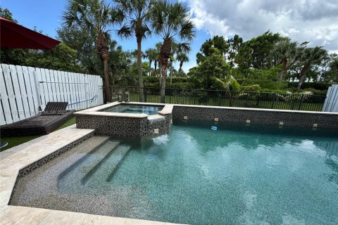 House in Boynton Beach, Florida 5 bedrooms, 296.54 sq.m. № 1774263 - photo 30