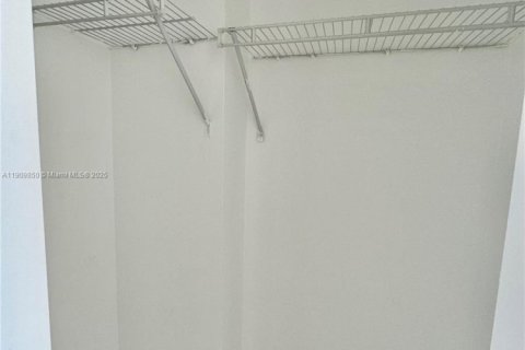 Copropriété à louer à Aventura, Floride: 2 chambres, 99.68 m2 № 1965475 - photo 11