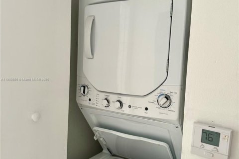 Copropriété à louer à Aventura, Floride: 2 chambres, 99.68 m2 № 1965475 - photo 8