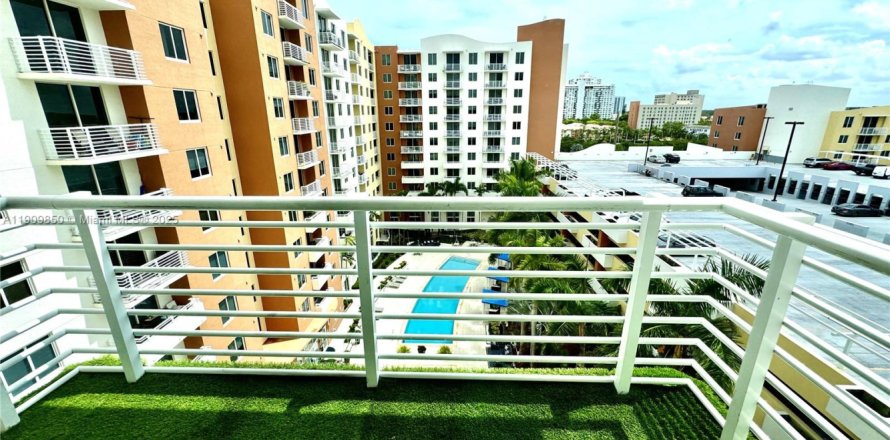 Condo à Aventura, Floride, 2 chambres  № 1965475