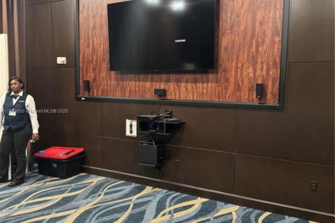 Copropriété à louer à Aventura, Floride: 2 chambres, 99.68 m2 № 1965475 - photo 19