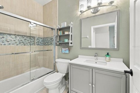 Villa ou maison à vendre à Bradenton, Floride: 3 chambres, 155.89 m2 № 2436799 - photo 17