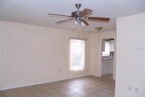 Immobilier commercial à vendre à Port Charlotte, Floride: 4 chambres, 223.99 m2 № 2207239 - photo 4
