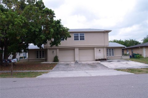 Immobilier commercial à Port Charlotte, Floride 4 chambres, 223.99 m2 № 2207239
