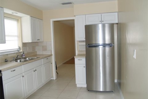 Immobilier commercial à vendre à Port Charlotte, Floride: 4 chambres, 223.99 m2 № 2207239 - photo 28