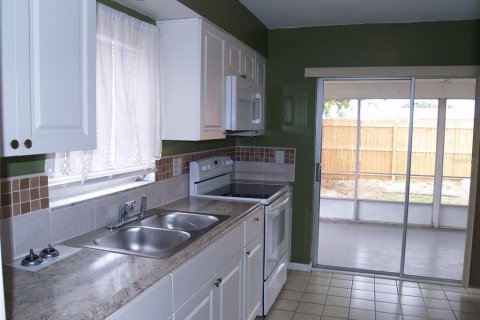 Immobilier commercial à vendre à Port Charlotte, Floride: 4 chambres, 223.99 m2 № 2207239 - photo 5