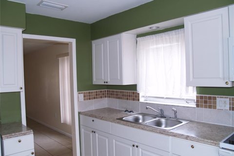 Immobilier commercial à vendre à Port Charlotte, Floride: 4 chambres, 223.99 m2 № 2207239 - photo 6