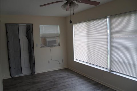 Immobilier commercial à vendre à Port Charlotte, Floride: 4 chambres, 223.99 m2 № 2207239 - photo 30