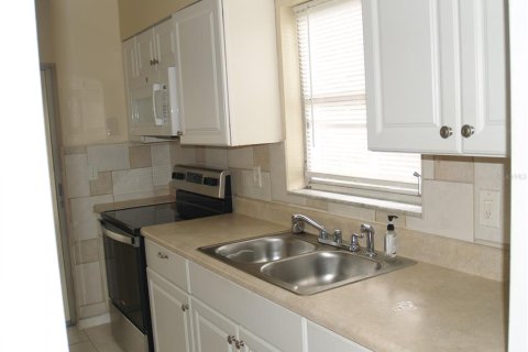 Immobilier commercial à vendre à Port Charlotte, Floride: 4 chambres, 223.99 m2 № 2207239 - photo 27