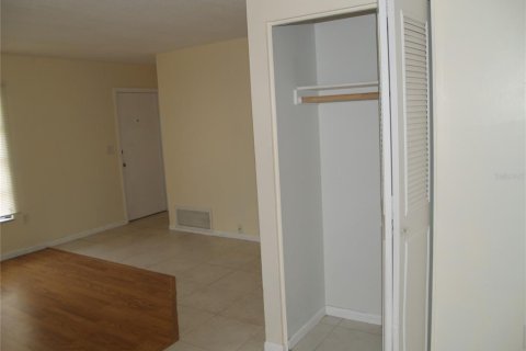 Immobilier commercial à vendre à Port Charlotte, Floride: 4 chambres, 223.99 m2 № 2207239 - photo 25