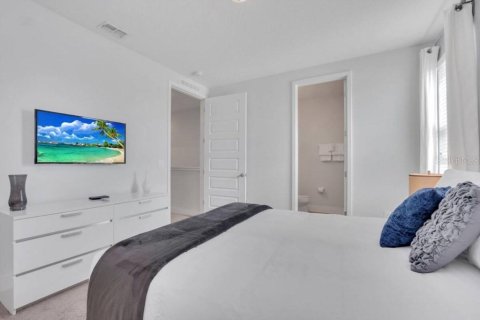 Casa en venta en Kissimmee, Florida, 6 dormitorios, 308.16 m2 № 2223198 - foto 25