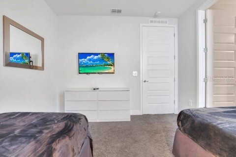 Casa en venta en Kissimmee, Florida, 6 dormitorios, 308.16 m2 № 2223198 - foto 30