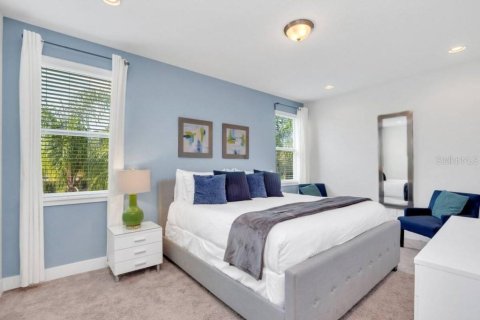 Casa en venta en Kissimmee, Florida, 6 dormitorios, 308.16 m2 № 2223198 - foto 3