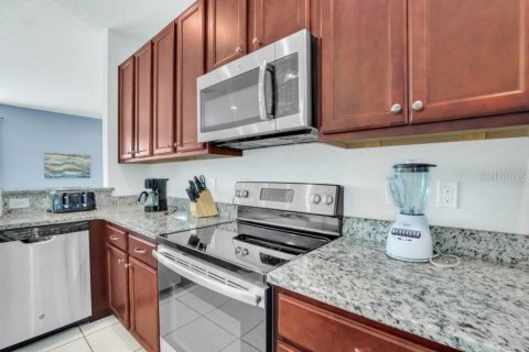 Casa en venta en Kissimmee, Florida, 6 dormitorios, 308.16 m2 № 2223198 - foto 8