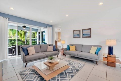 Casa en venta en Kissimmee, Florida, 6 dormitorios, 308.16 m2 № 2223198 - foto 13