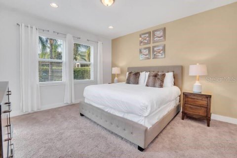 Casa en venta en Kissimmee, Florida, 6 dormitorios, 308.16 m2 № 2223198 - foto 17