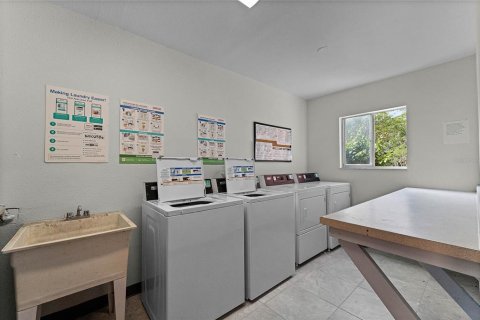 Condominio en venta en Orlando, Florida, 2 dormitorios, 77.29 m2 № 1567862 - foto 12