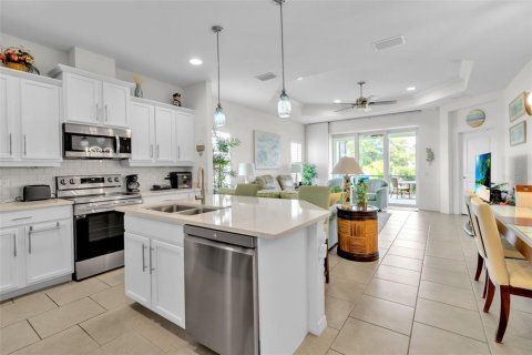 House in Bradenton, Florida 2 bedrooms, 141.68 sq.m. № 2208820 - photo 18