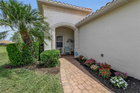 House in Bradenton, Florida 2 bedrooms, 141.68 sq.m. № 2208820 - photo 13