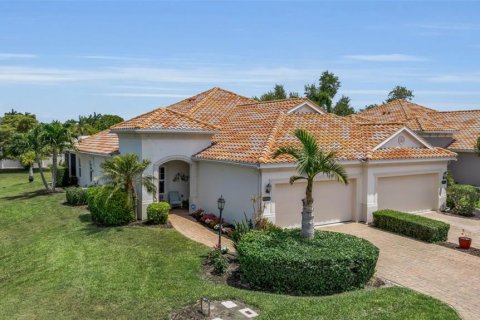 House in Bradenton, Florida 2 bedrooms, 141.68 sq.m. № 2208820 - photo 3