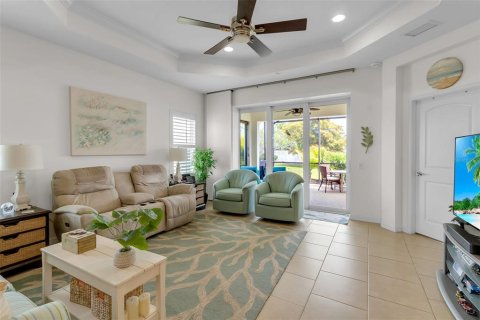 House in Bradenton, Florida 2 bedrooms, 141.68 sq.m. № 2208820 - photo 23