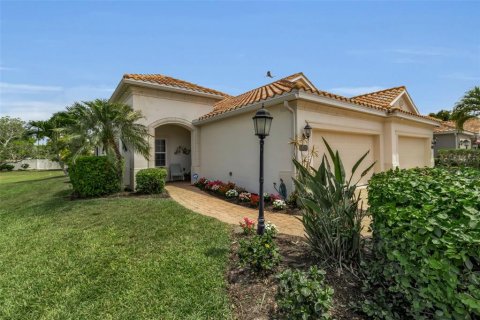 House in Bradenton, Florida 2 bedrooms, 141.68 sq.m. № 2208820 - photo 10