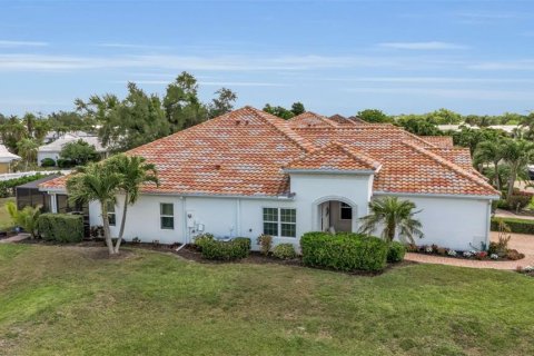 House in Bradenton, Florida 2 bedrooms, 141.68 sq.m. № 2208820 - photo 11