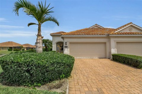 House in Bradenton, Florida 2 bedrooms, 141.68 sq.m. № 2208820 - photo 9