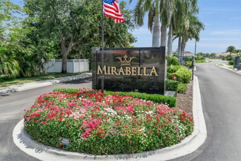 House in Bradenton, Florida 2 bedrooms, 141.68 sq.m. № 2208820 - photo 2