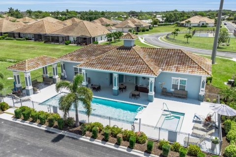 House in Bradenton, Florida 2 bedrooms, 141.68 sq.m. № 2208820 - photo 4