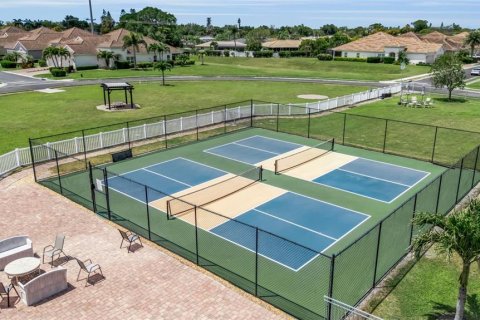 House in Bradenton, Florida 2 bedrooms, 141.68 sq.m. № 2208820 - photo 8