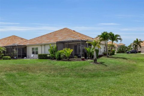 House in Bradenton, Florida 2 bedrooms, 141.68 sq.m. № 2208820 - photo 12
