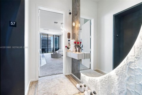 Condo in Miami, Florida, 3 bedrooms  № 2076303