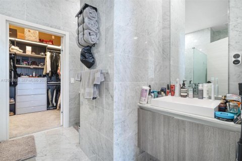 Condo in Miami, Florida, 3 bedrooms  № 2076303 - photo 19