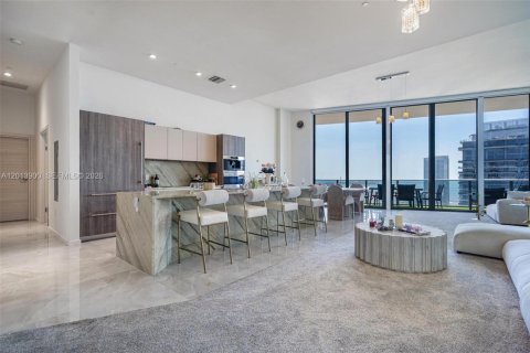 Condo in Miami, Florida, 3 bedrooms  № 2076303 - photo 5