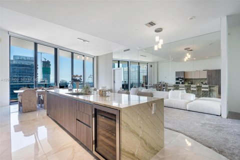 Condo in Miami, Florida, 3 bedrooms  № 2076303 - photo 9