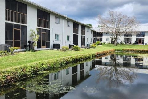Copropriété à vendre à Largo, Floride: 2 chambres, 89.19 m2 № 2147725 - photo 3