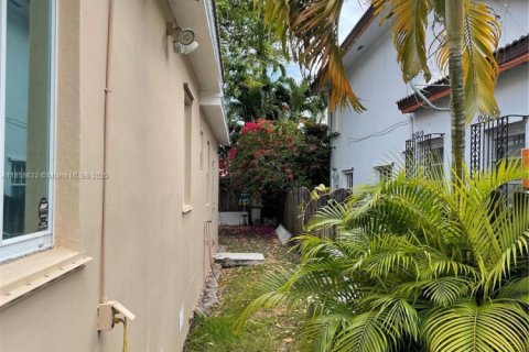 House in Miami, Florida 3 bedrooms, 118.73 sq.m. № 1888044 - photo 26
